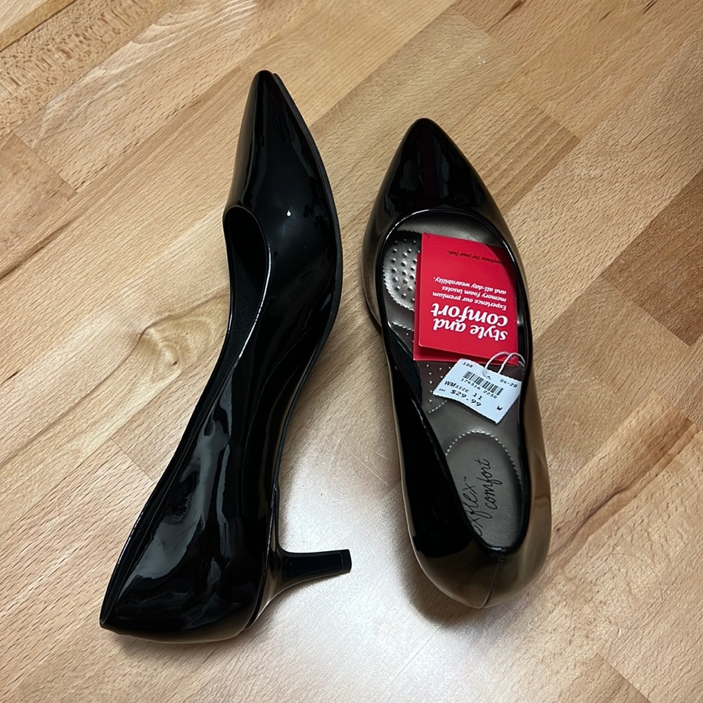 Brand new black heels women’s size 11W